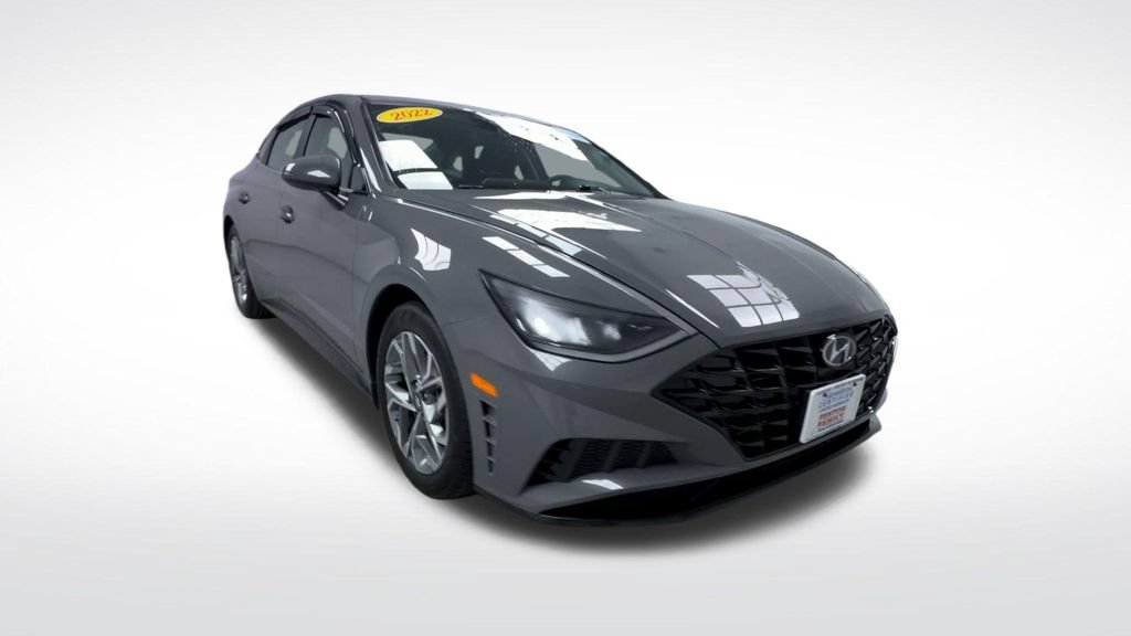 Used 2022 Hyundai Sonata SEL w/ Winter Weather Package FWD image 2
