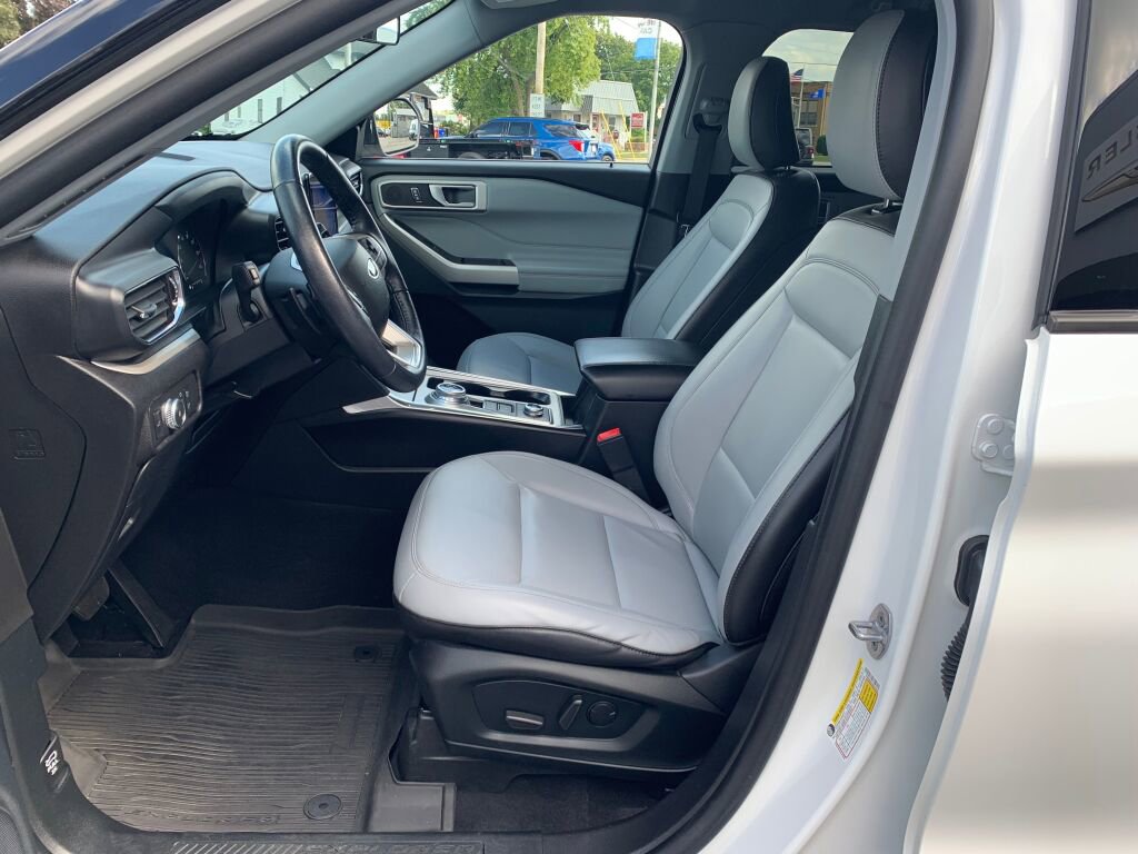 Used 2021 Ford Explorer XLT w/ Equipment Group 202A image 12