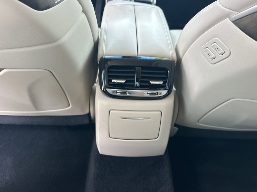 Used 2018 Genesis G90 5.0 Ultimate RWD image 18