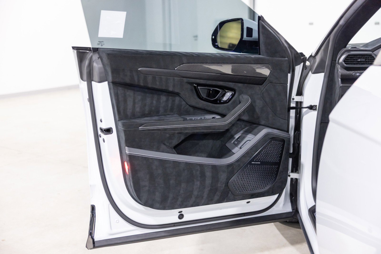 Used 2023 Lamborghini Urus Performante image 34