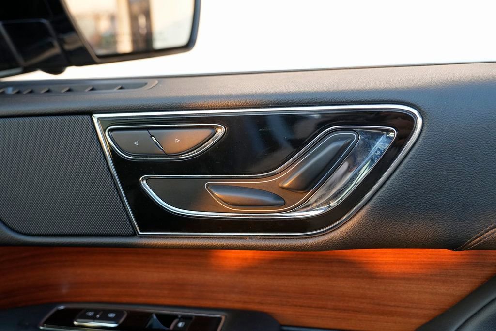 Used 2019 Lincoln Navigator Select image 36