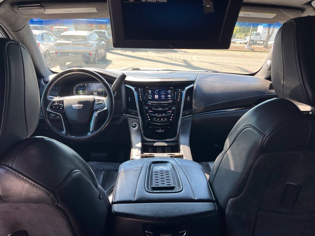 Used 2016 Cadillac Escalade Platinum AWD/4WD image 10