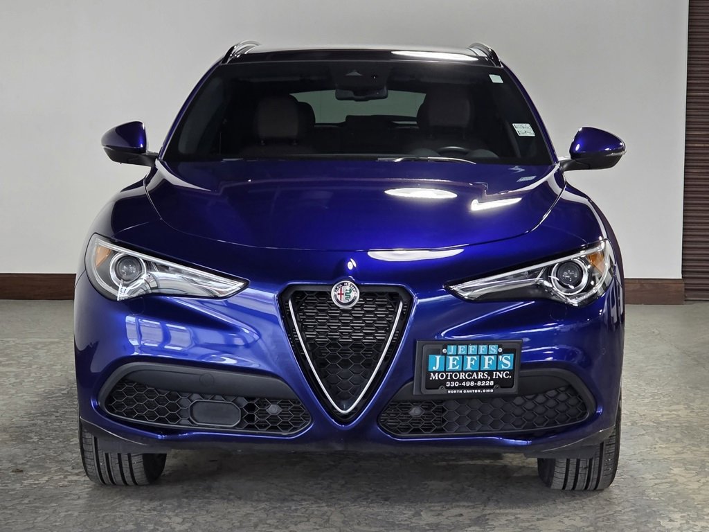 Used 2022 Alfa Romeo Stelvio Ti image 2