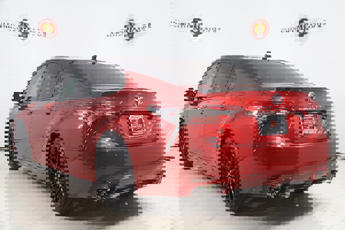 Used 2021 Toyota Camry XSE FWD image 4