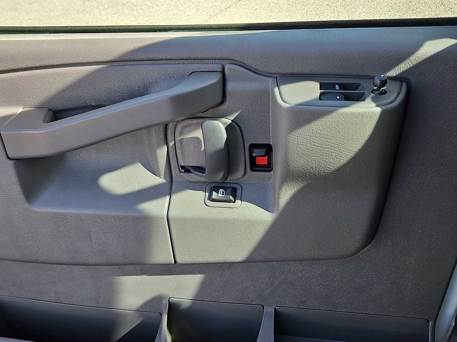 Used 2024 GMC Savana 2500 w/ Driver Convenience Package image 14