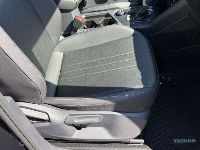 Used 2024 Volkswagen Tiguan Wolfsburg Edition AWD/4WD image 9