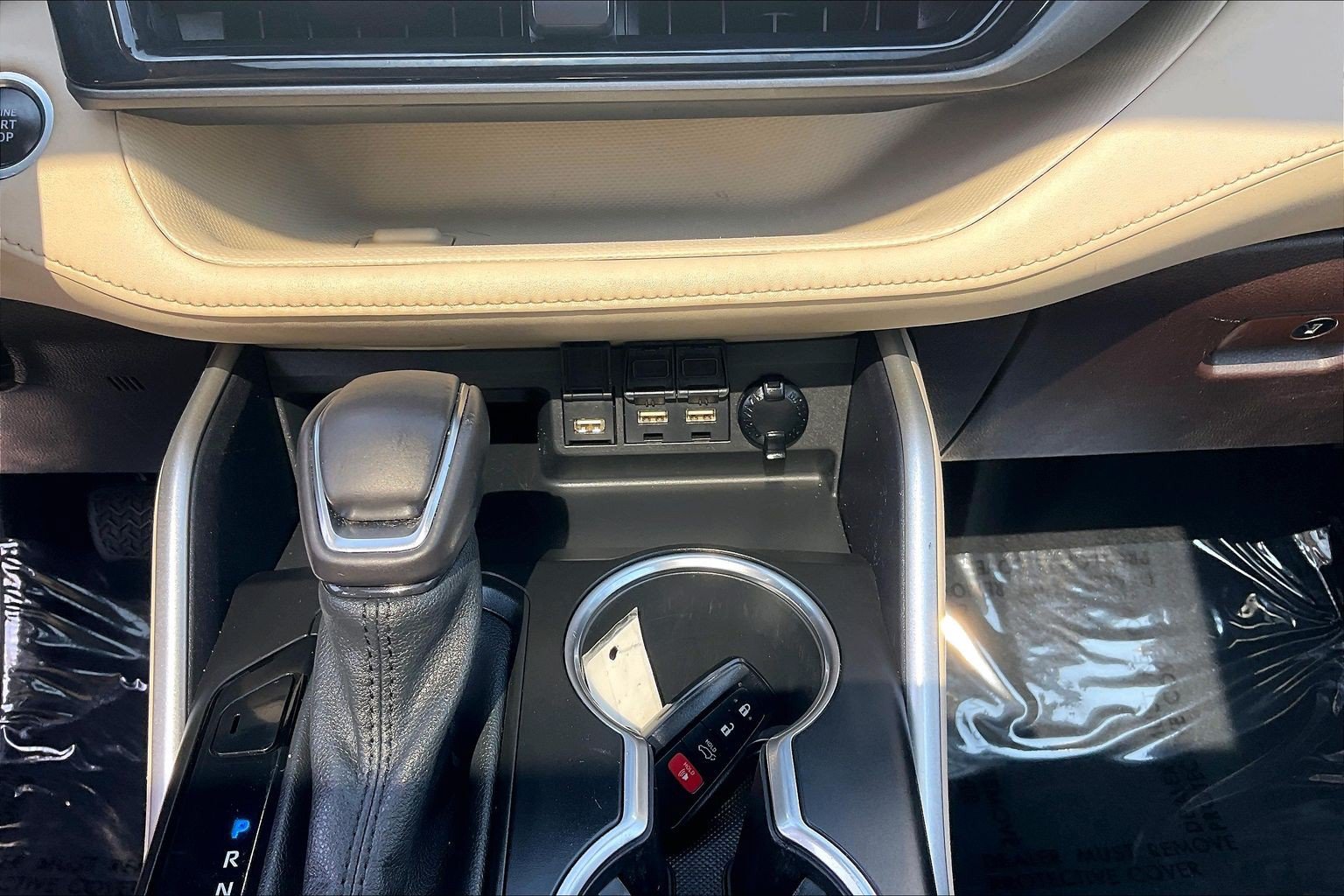 Used 2021 Toyota Highlander XLE AWD/4WD image 40