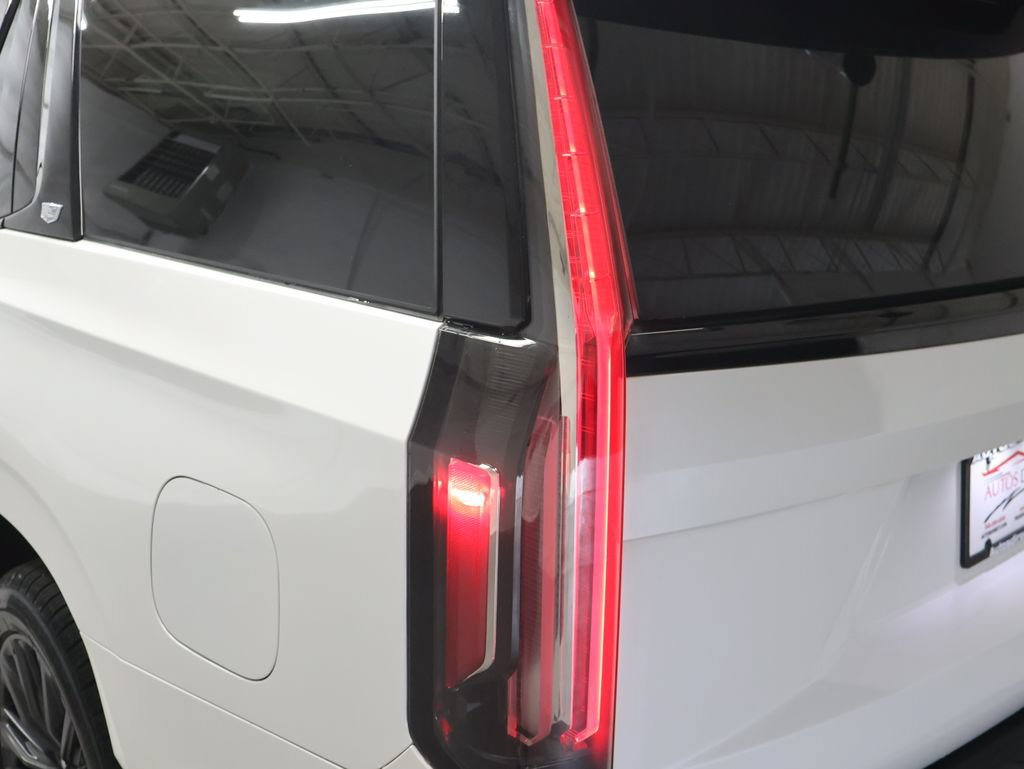 Used 2024 Cadillac Escalade V w/ LPO, ONYX Package AWD/4WD image 37