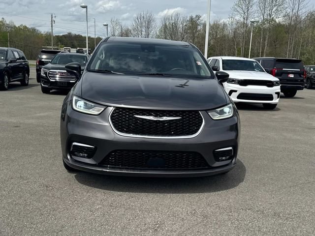 Used 2023 Chrysler Pacifica Touring-L FWD image 9
