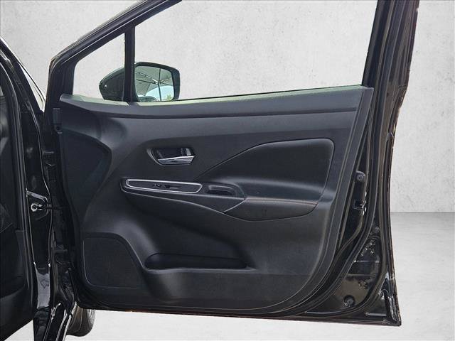 Used 2021 Nissan Versa SR w/ Convenience Package FWD image 10
