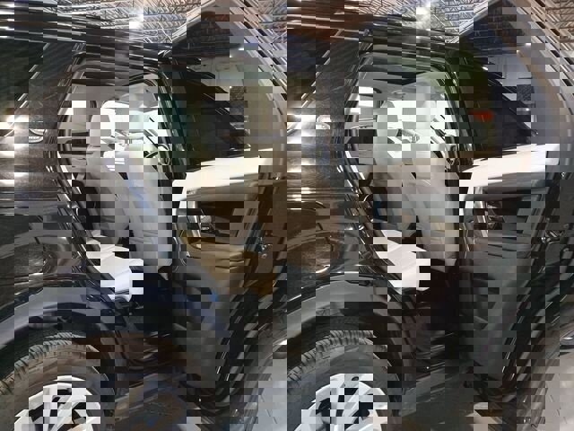 Used 2021 Land Rover Discovery Sport S image 28