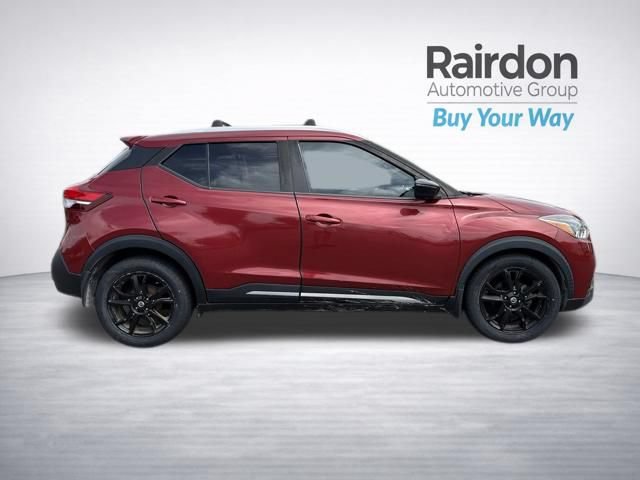 Used 2020 Nissan Kicks SR w/ SR Premium Package FWD image 8