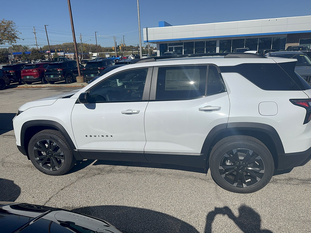 New 2027 Chevrolet Equinox RS AWD/4WD image 2