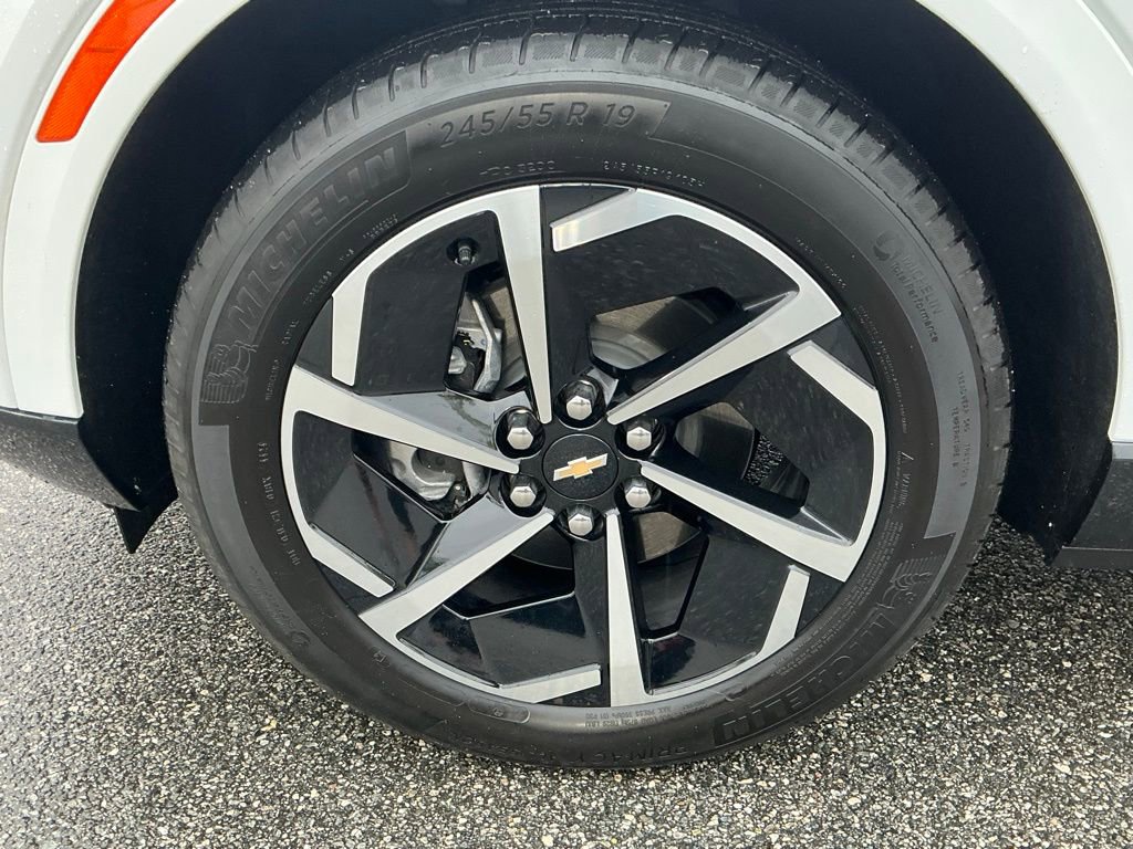 Used 2025 Chevrolet Equinox EV LT image 24