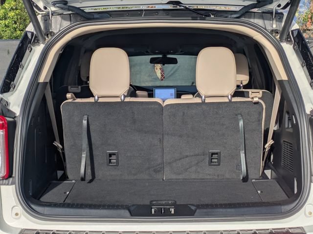 Certified 2022 Ford Explorer XLT w/ Equipment Group 202A RWD image 13