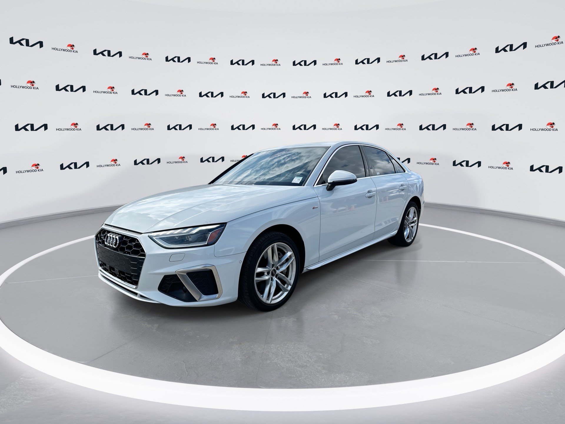 Used 2020 Audi A4 2.0T Prestige w/ Prestige Package AWD/4WD image 4
