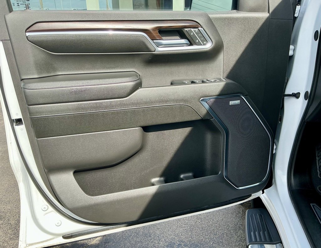 Used 2024 GMC Sierra 1500 SLT w/ SLT Premium Plus Package image 47