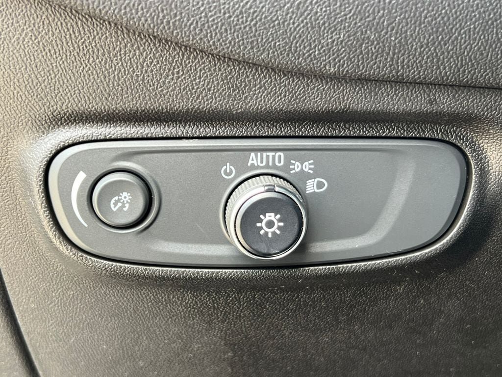 Used 2022 Chevrolet Equinox LS w/ LS Convenience Package AWD/4WD image 14
