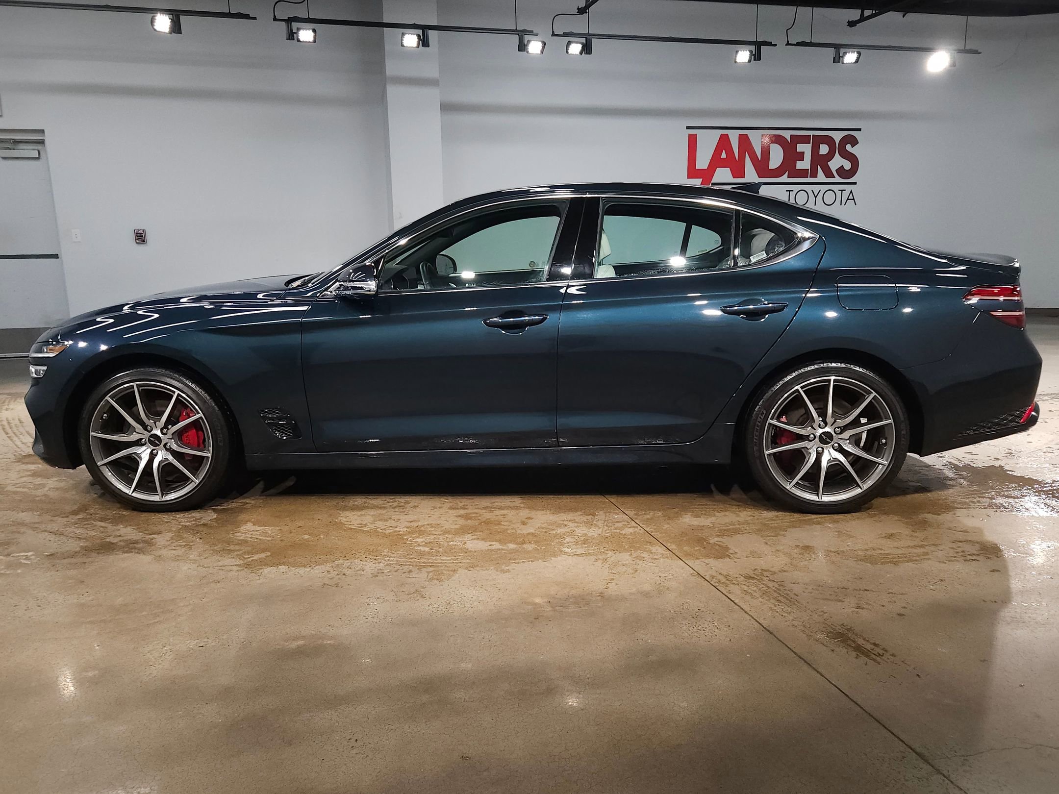 Used 2025 Genesis G70 2.5T RWD image 4