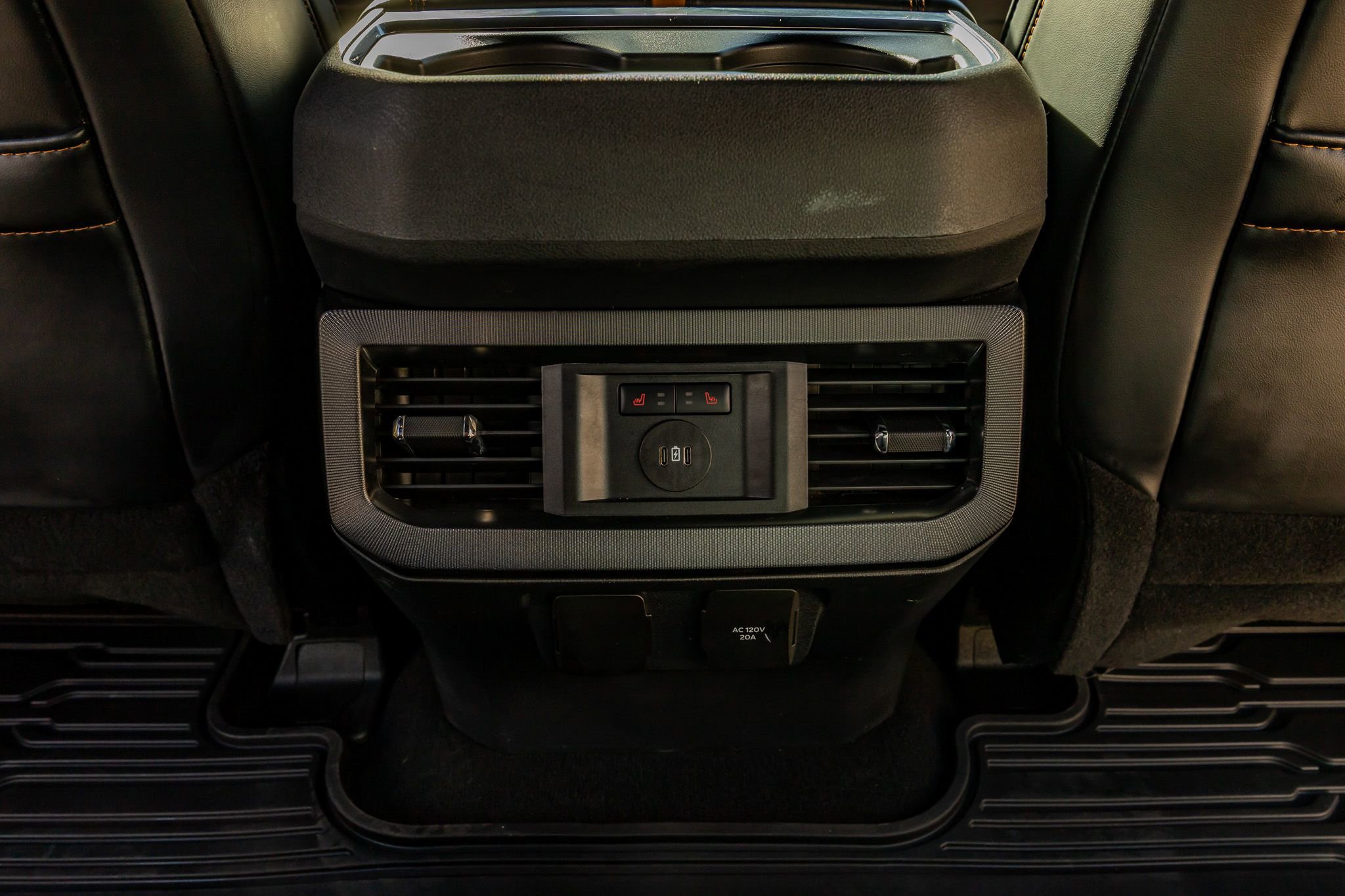 Used 2024 Ford F350 Platinum image 31