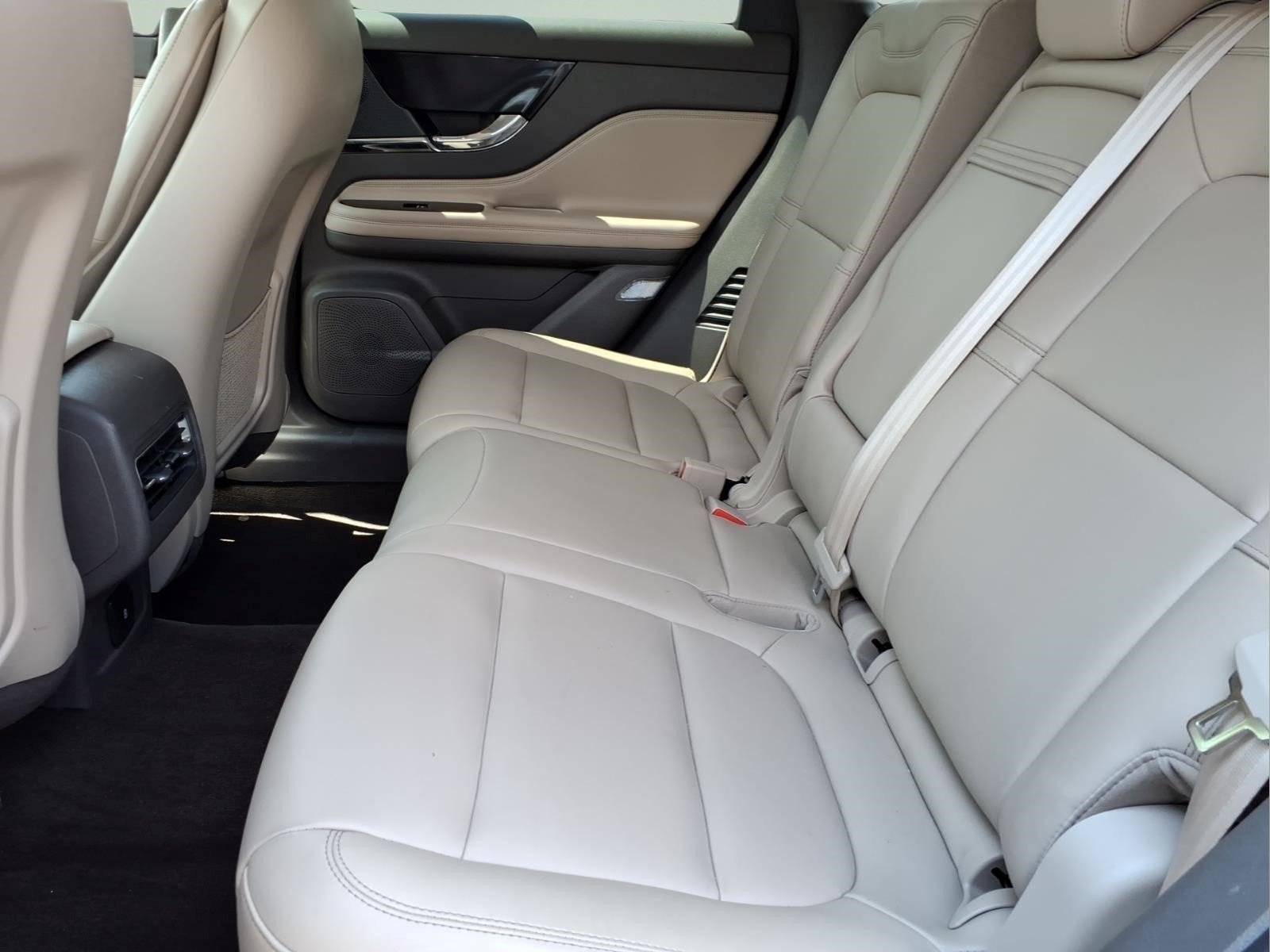 Certified 2023 Lincoln Corsair AWD image 17