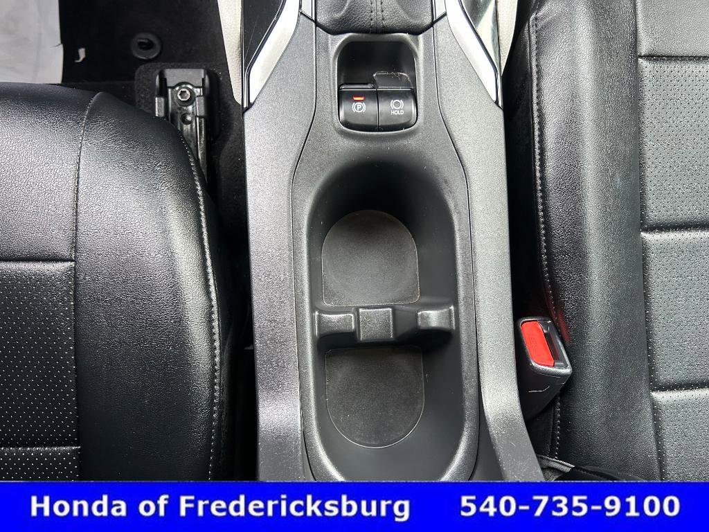 Used 2025 Toyota Corolla Cross L image 37