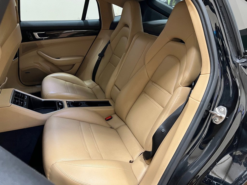 Used 2018 Porsche Panamera 4 w/ Premium Package Plus image 31