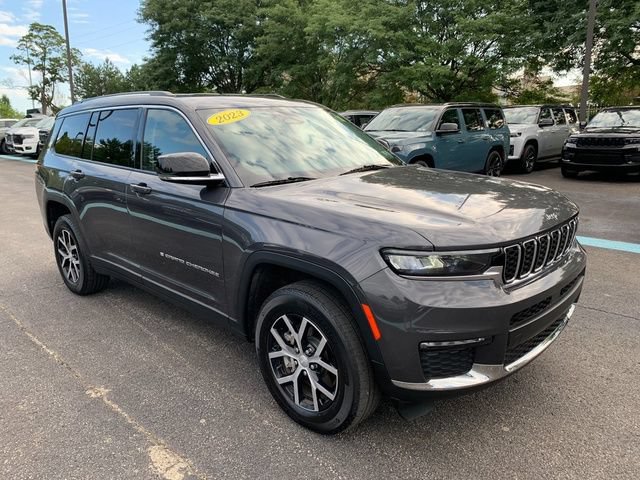Used 2023 Jeep Grand Cherokee L Limited AWD/4WD image 9