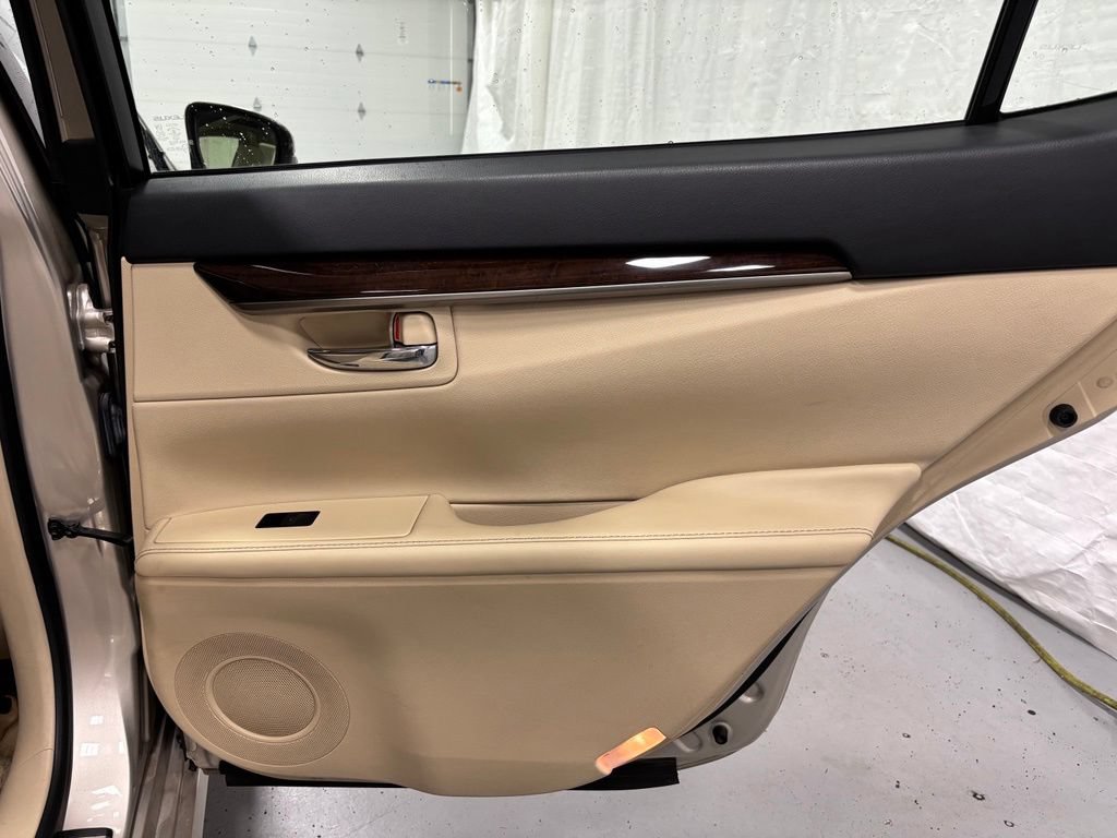 Used 2014 Lexus ES 350 w/ Luxury Package FWD image 50