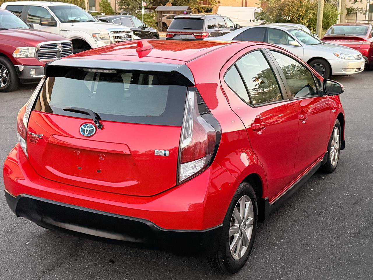 Used 2017 Toyota Prius C Two image 8