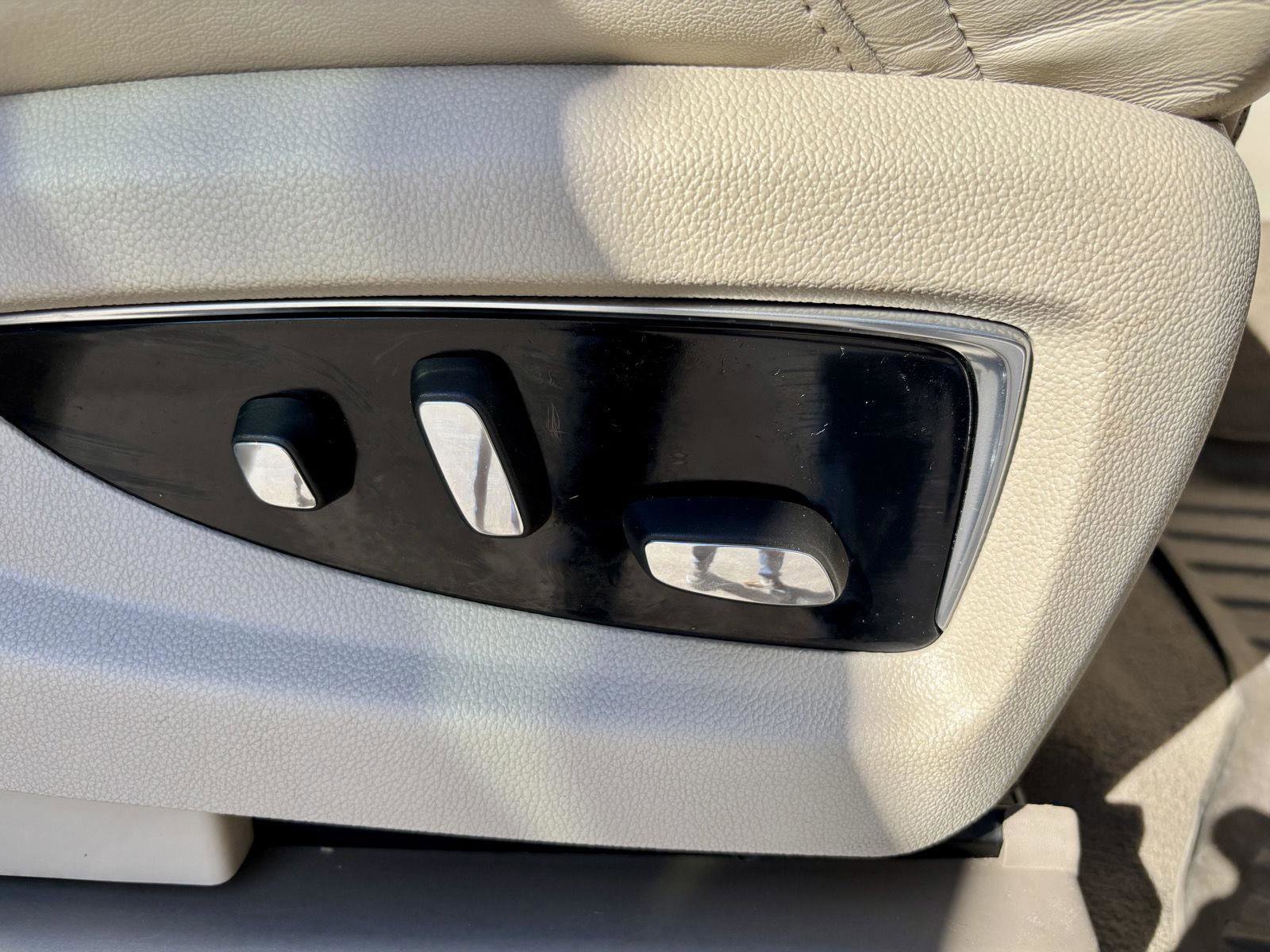 Used 2015 Cadillac Escalade ESV Premium image 15