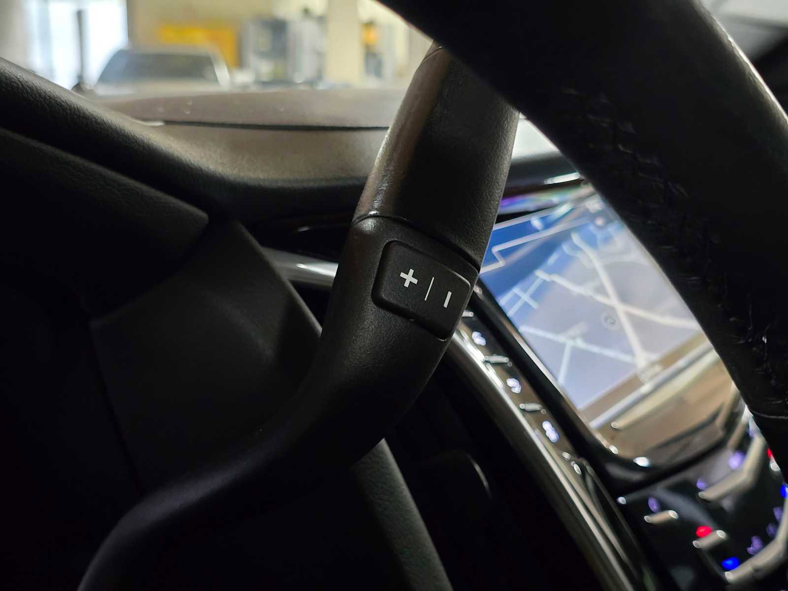 Used 2020 Cadillac Escalade Premium Luxury image 38