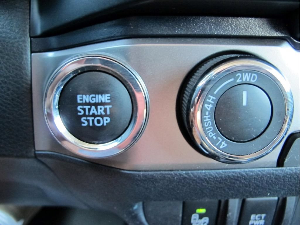 Used 2023 Toyota Tacoma SR5 w/ Technology Package AWD/4WD image 17