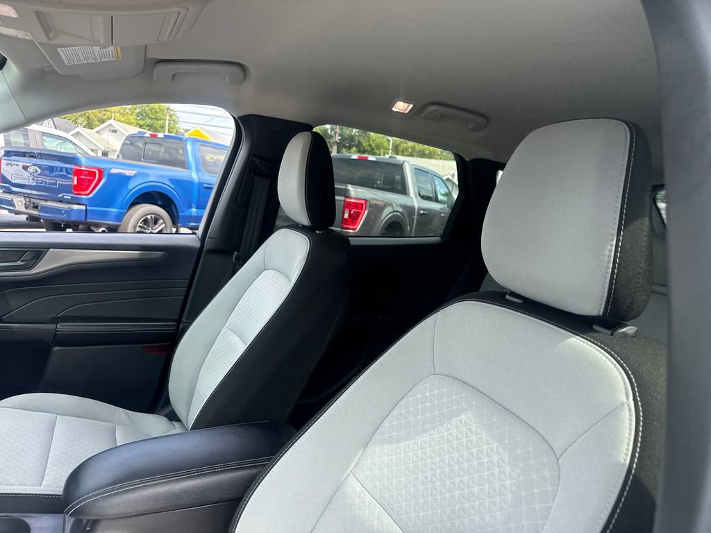 Used 2025 Ford Escape Active FWD image 21