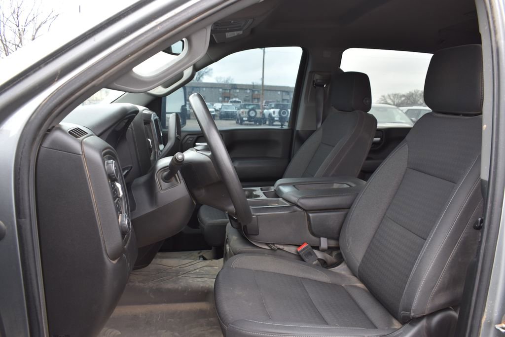 Used 2024 Chevrolet Silverado 2500 Custom w/ Custom Value Package image 6