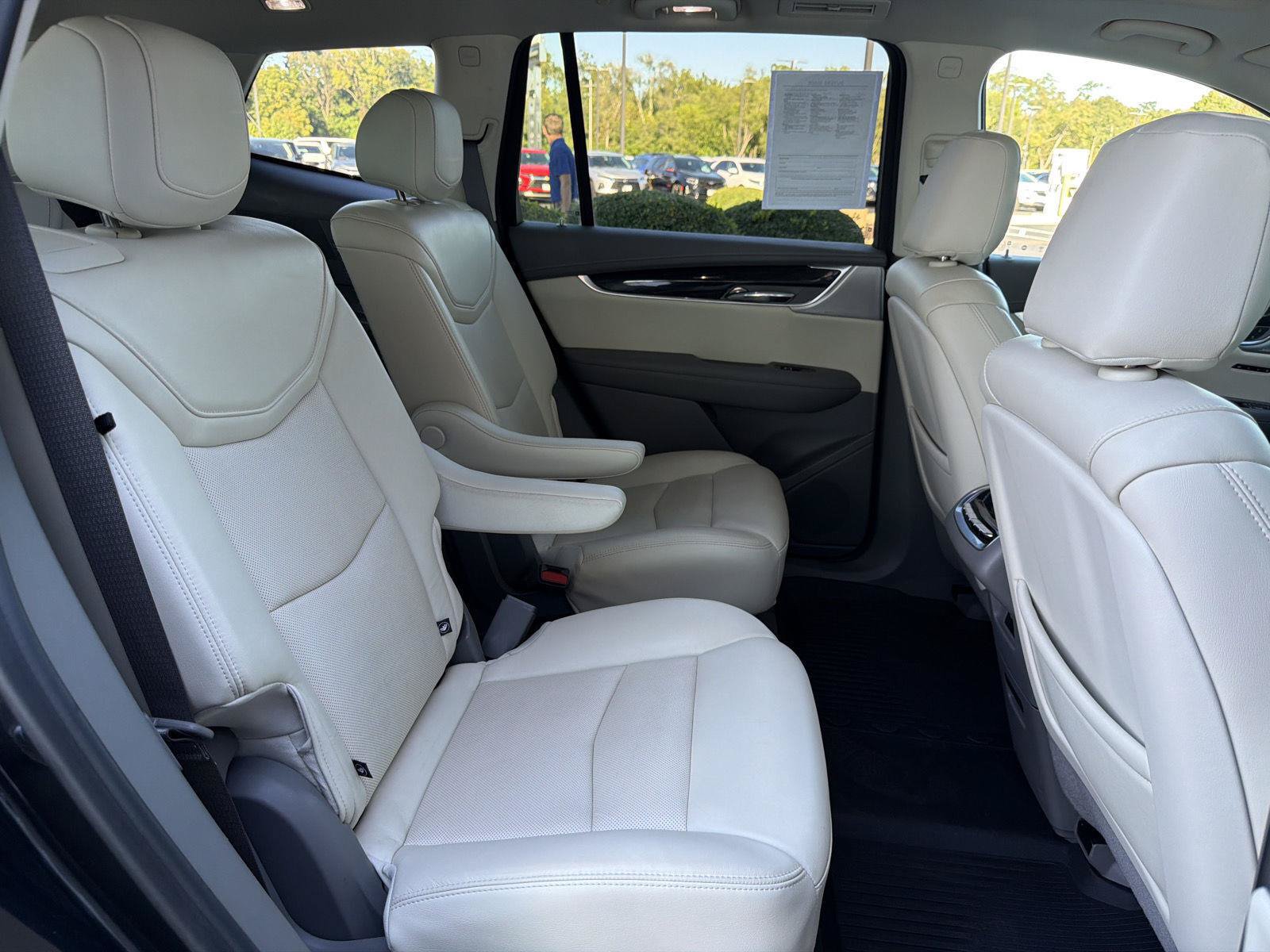 Used 2020 Cadillac XT6 Premium Luxury FWD image 41