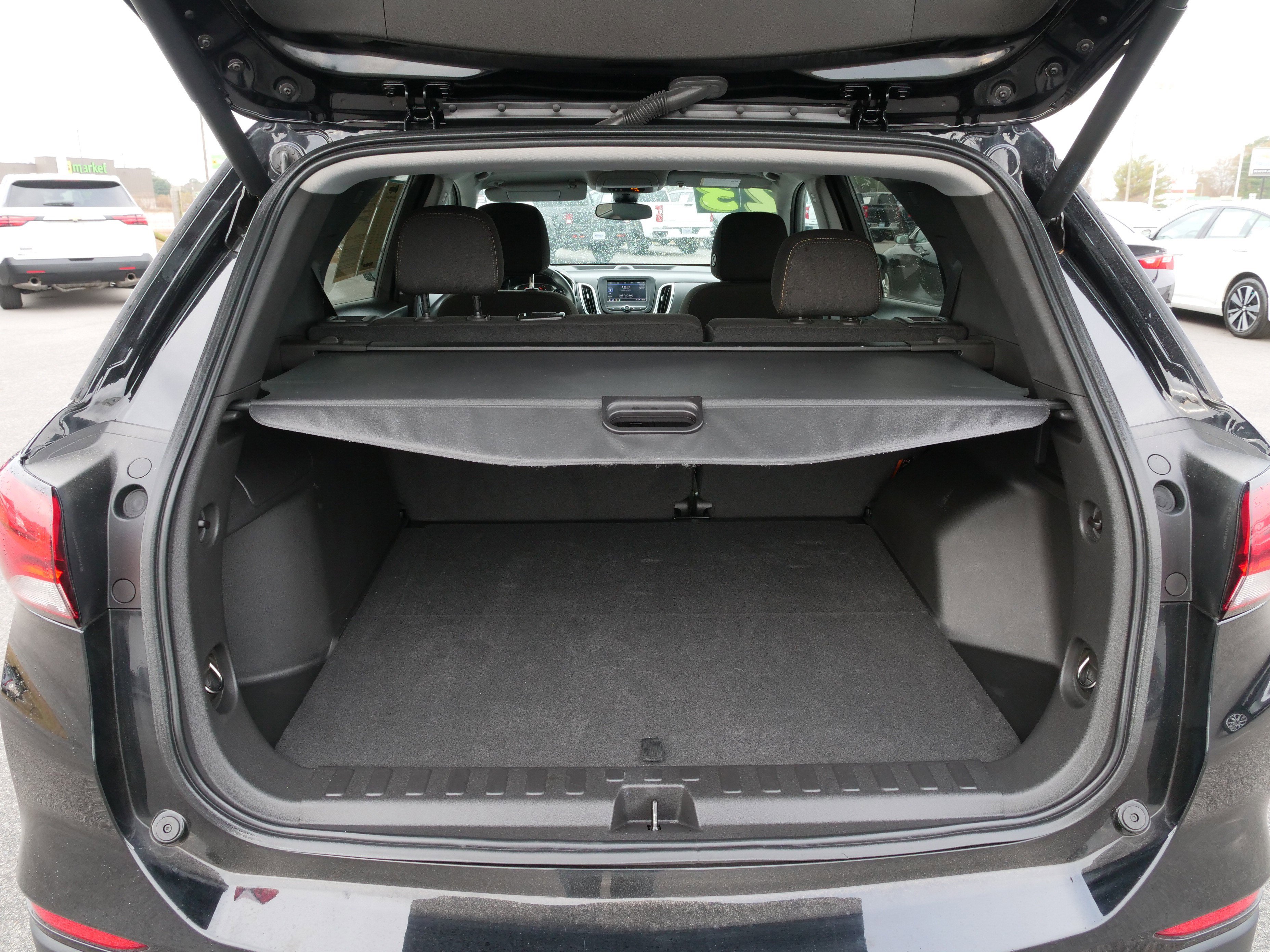 Used 2023 Chevrolet Equinox LT w/ Driver Convenience Package image 14