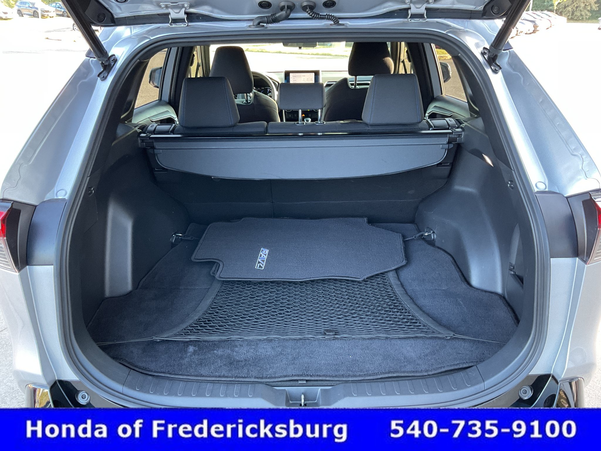 Used 2023 Toyota RAV4 SE w/ Convenience Package AWD/4WD image 20