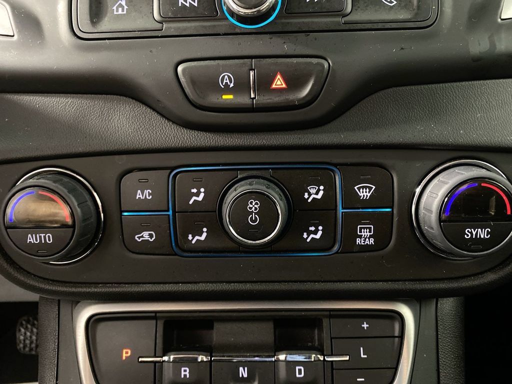Certified 2023 GMC Terrain SLE w/ Driver Convenience Package FWD image 18