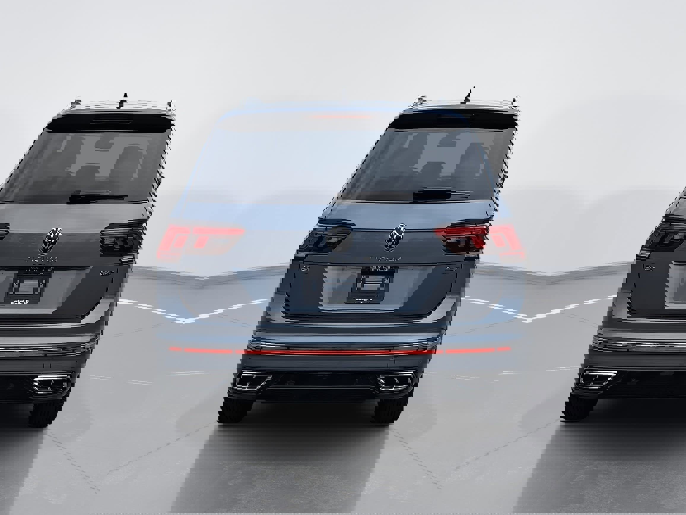 Certified 2024 Volkswagen Tiguan SEL R-Line image 4