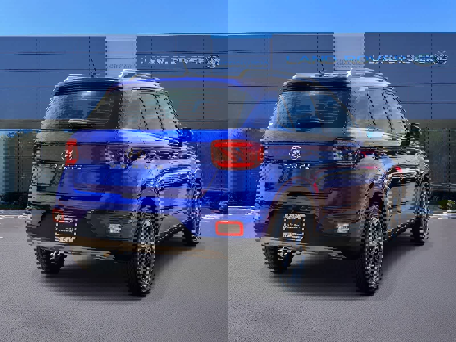 Used 2023 Hyundai Venue Limited image 4