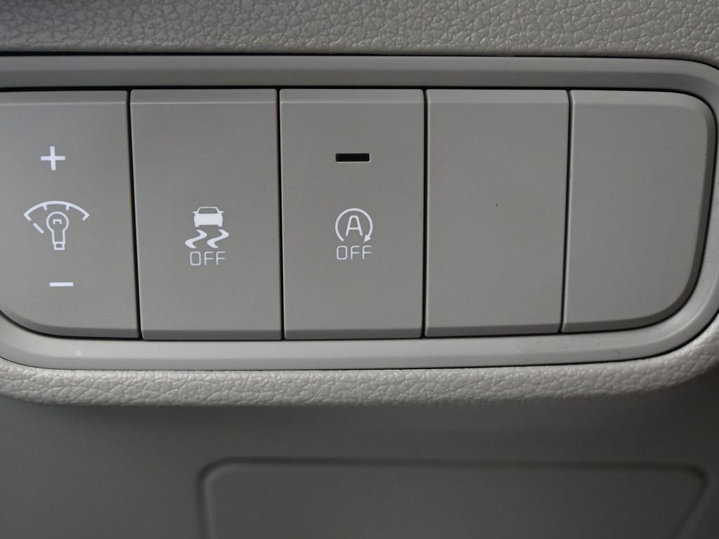 Used 2025 Kia Soul LX w/ LX Technology Package image 26