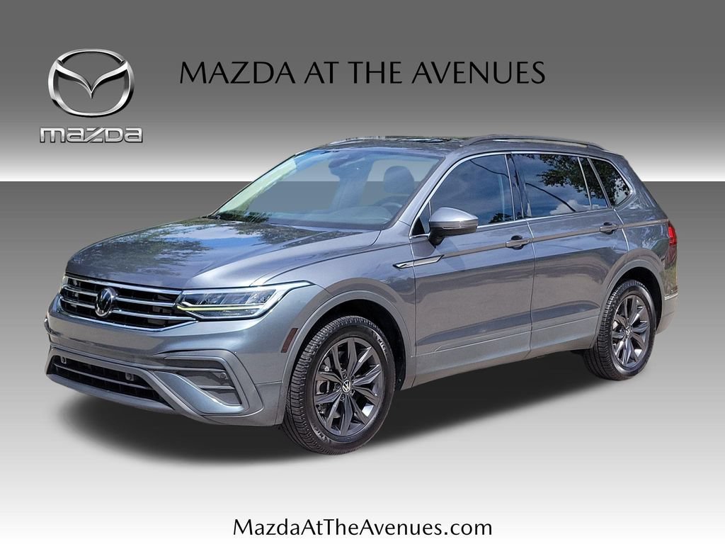Used 2022 Volkswagen Tiguan SE w/ Panoramic Sunroof Package FWD image 1