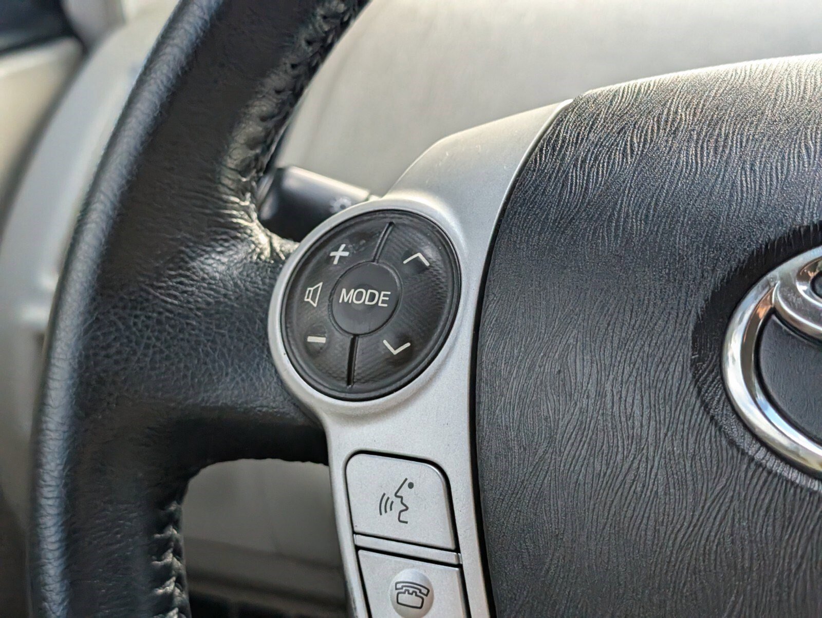 Used 2013 Toyota Prius V Five image 46