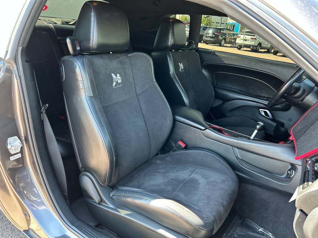 Used 2016 Dodge Challenger R/T Scat Pack w/ Leather Interior Group RWD image 16