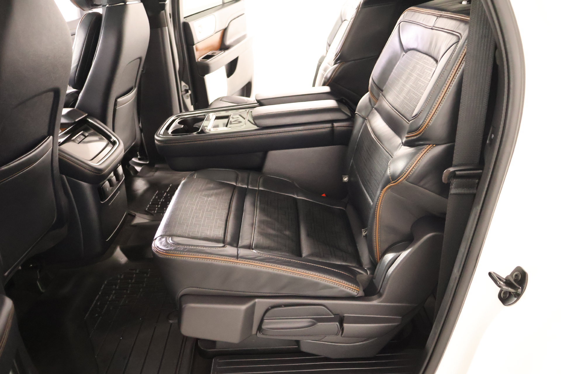 Used 2024 Lincoln Navigator L Black Label AWD/4WD image 13