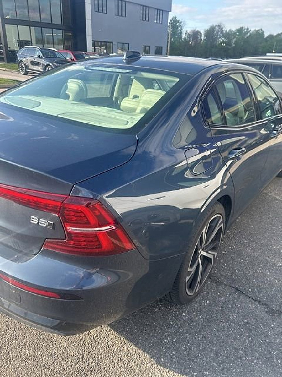 Used 2023 Volvo S60 B5 Plus w/ Climate Package AWD/4WD image 10