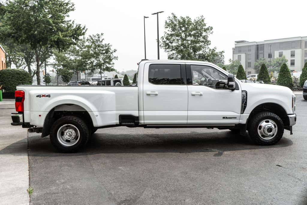 Used 2025 Ford F350 Lariat w/ Lariat Ultimate Package AWD/4WD image 3