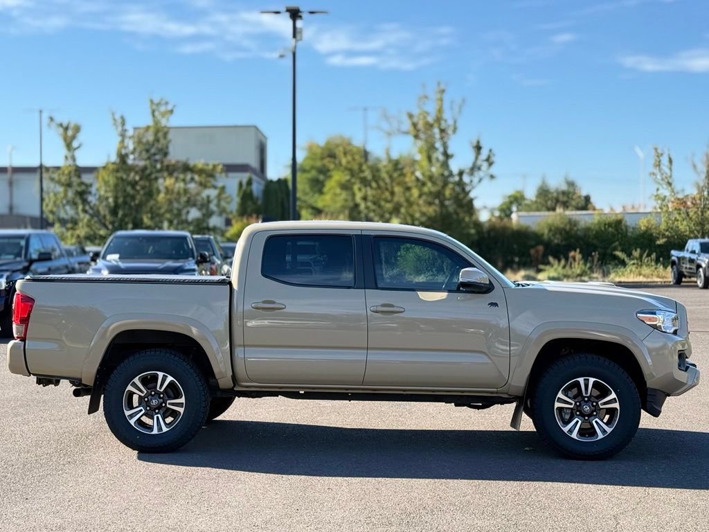 Used 2016 Toyota Tacoma TRD Sport w/ Towing Package RWD image 6