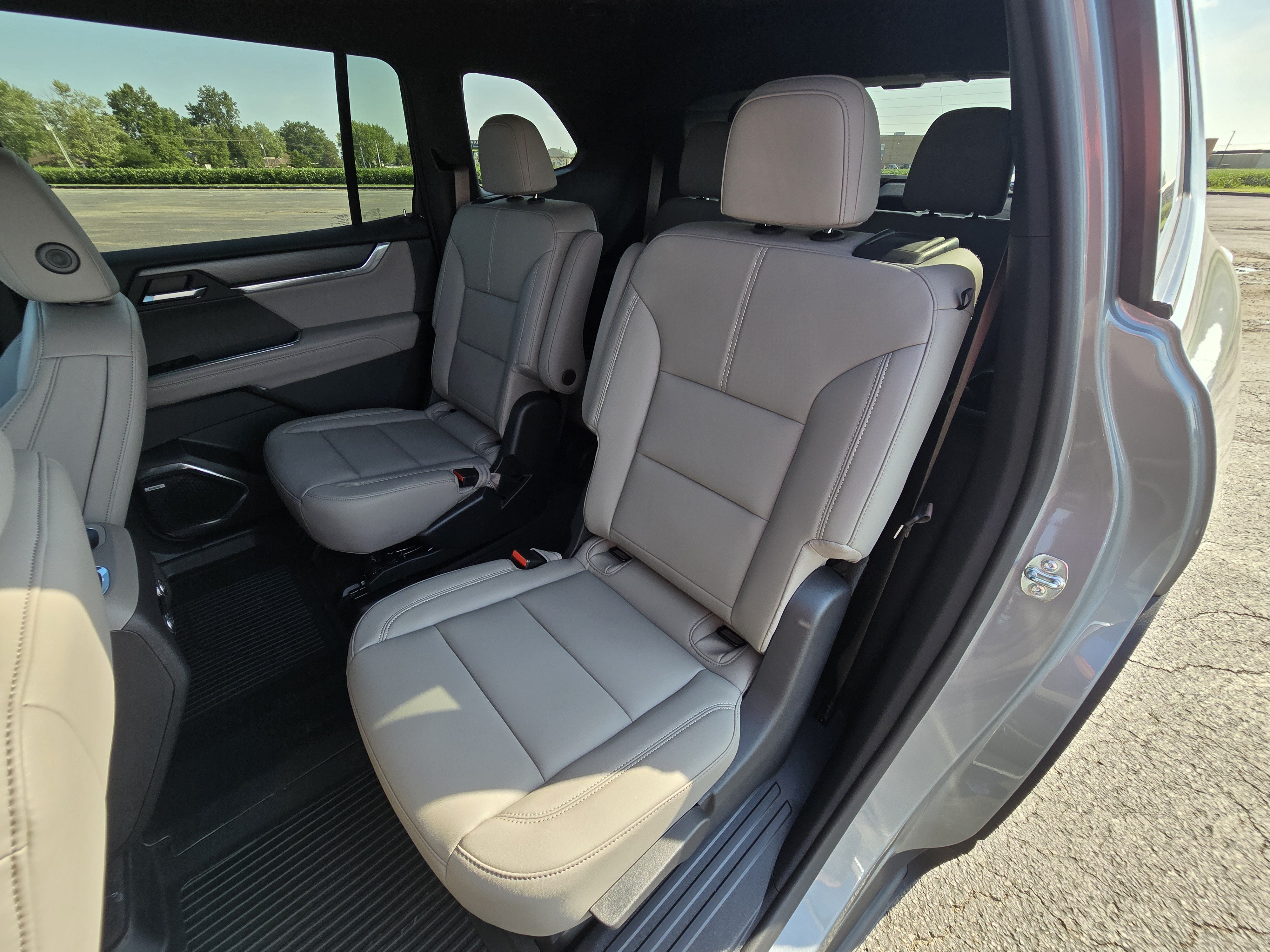 New 2027 GMC Acadia Elevation w/ Black Edition AWD/4WD image 16